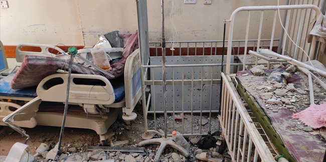 İsrail Gazze Şeridi'ndeki tek devlet hastanesini yıktı