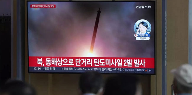 Kuzey Kore'den 10 balistik füzeli gövde gösterisi!