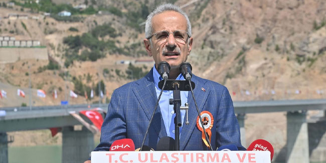 Uraloğlu'ndan Instagram açıklaması: Toplumsal hassasiyetlerimizi dikkate almadılar