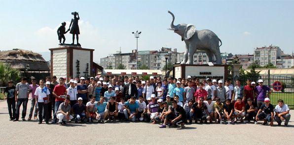 100 bin genç seyyah gibi Türkiye'yi geziyor