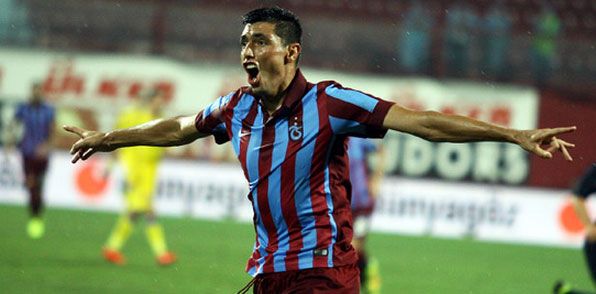 Oscar Cardozo'dan ilk gol