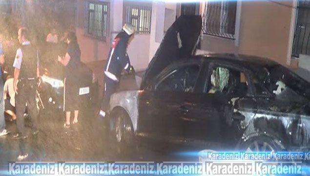 İstanbul Küçükçekmece'de araçlar kundaklandı
