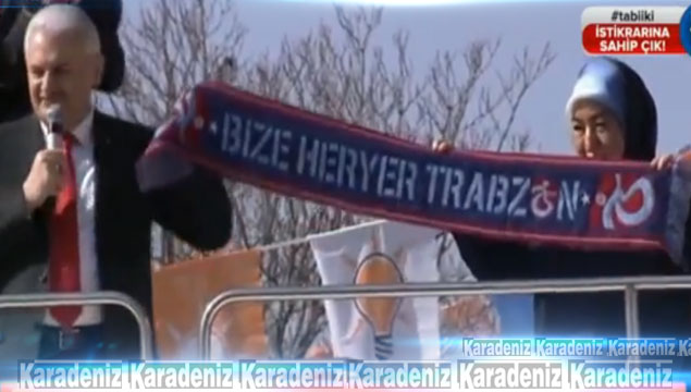 Referandum startını Trabzonspor kaşkoluyla verdi 