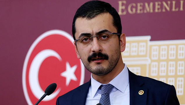 ''AKP'nin başına geçmek istiyor"