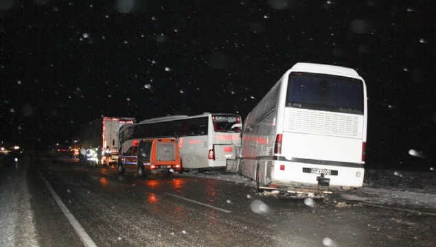 MHP'lileri taşıyan otobüs kaza yaptı!