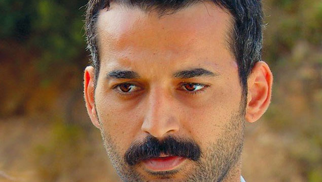 Ünlü dizi oyuncusu babasını öldürdü