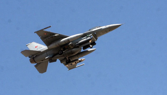 Sınırda F-16'ya Suriye tacizi