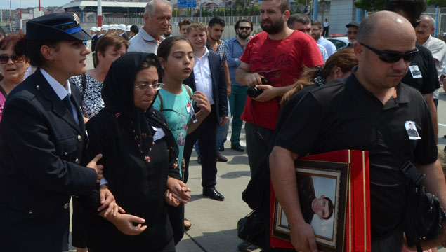 Şehit Çamur'un cenazesi Trabzon'da