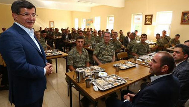 Dağlıca'daki askerleri ziyaret etti