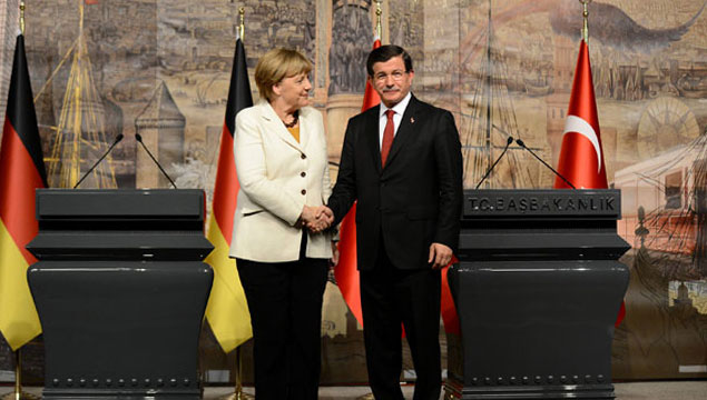 Davutoğlu ve Merkel'den önemli açıklamalar