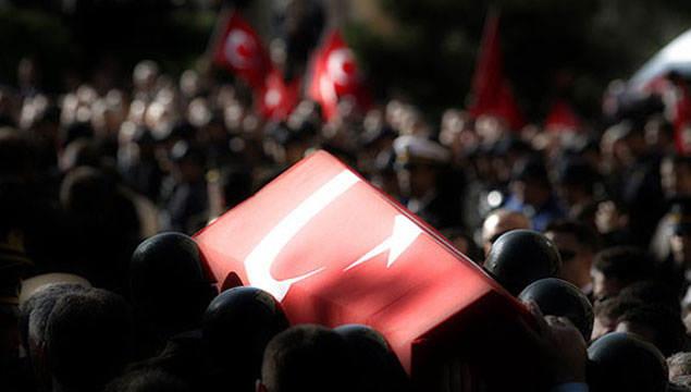 Diyarbakır'da bir polis daha şehit oldu