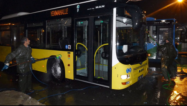 Belediye otobüslerine dezenfekte tedbiri