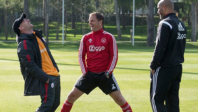 Sneijder Ajax'ın kampını ziyaret etti