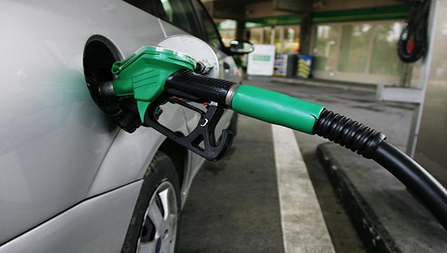 Petrol fiyatları neden düşüyor?