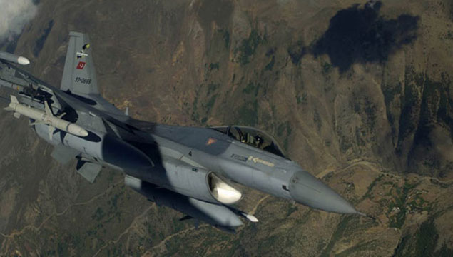 10 F-16 uçağı ile devriye uçuşu
