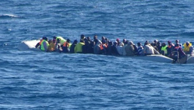 Çanakkale'de kaçak teknesi battı
