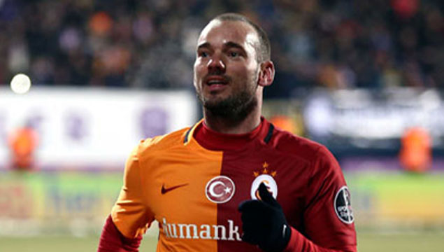 Gözler Sneijder'de