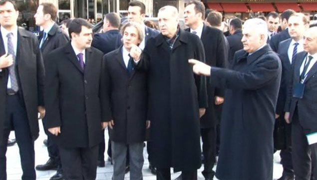 Erdoğan Taksim Meydanı'nı gezdi