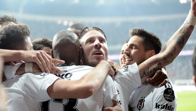 Beşiktaş yeni stadında güldü