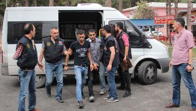 Yol kesen PKK'lılar tutuklandı!