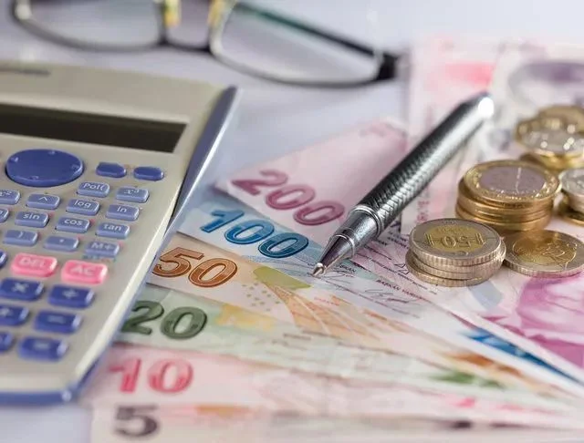 MEMURLAR VE EMEKLİLER NELER BEKLİYOR?