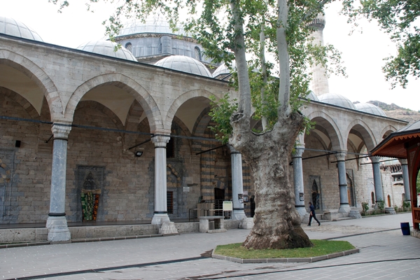 ALİ PAŞA CAMİSİ VE TÜRBESİ