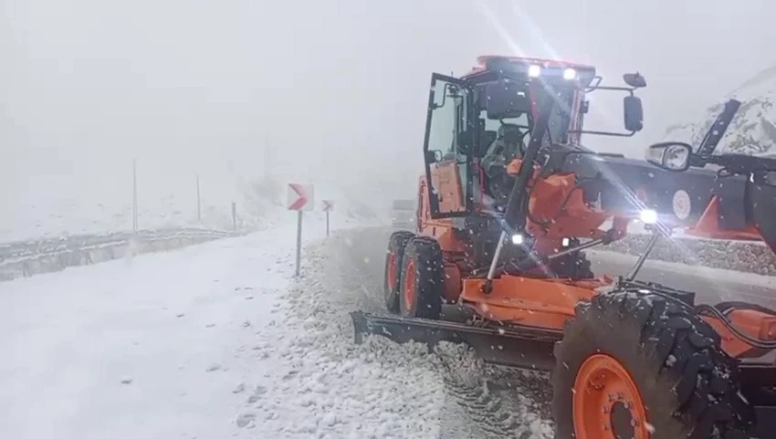 KOP DAĞI'NDA YOĞUN KAR YAĞIŞI