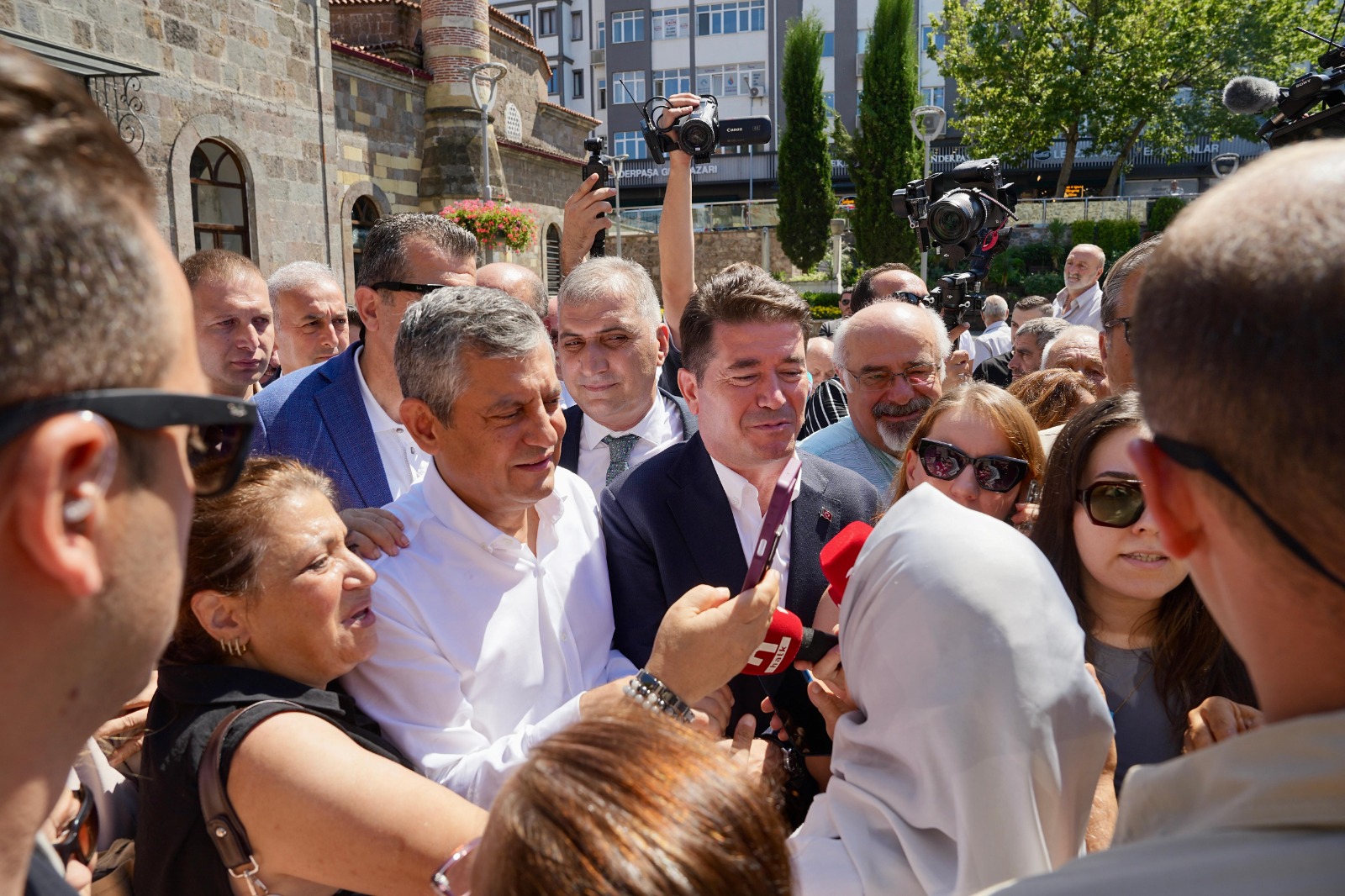 “YENİ PARTİ’Yİ İKTİDAR OLMAK İÇİN KURDUK”