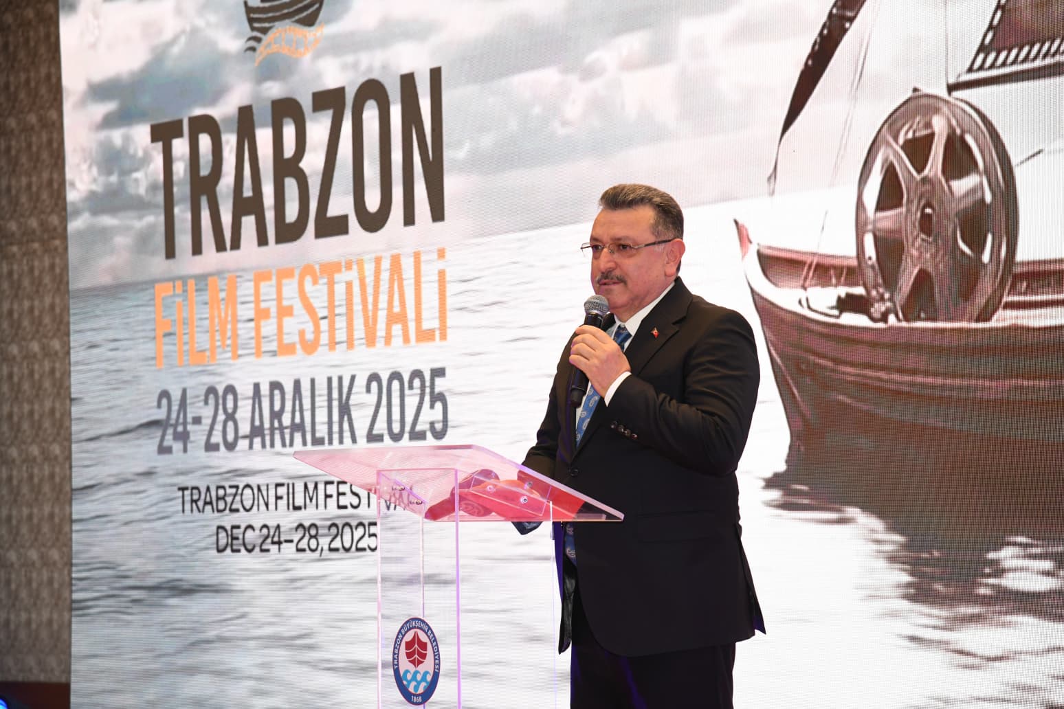 ALTIN TAKA'NIN MANEVİ ANLAMI VAR