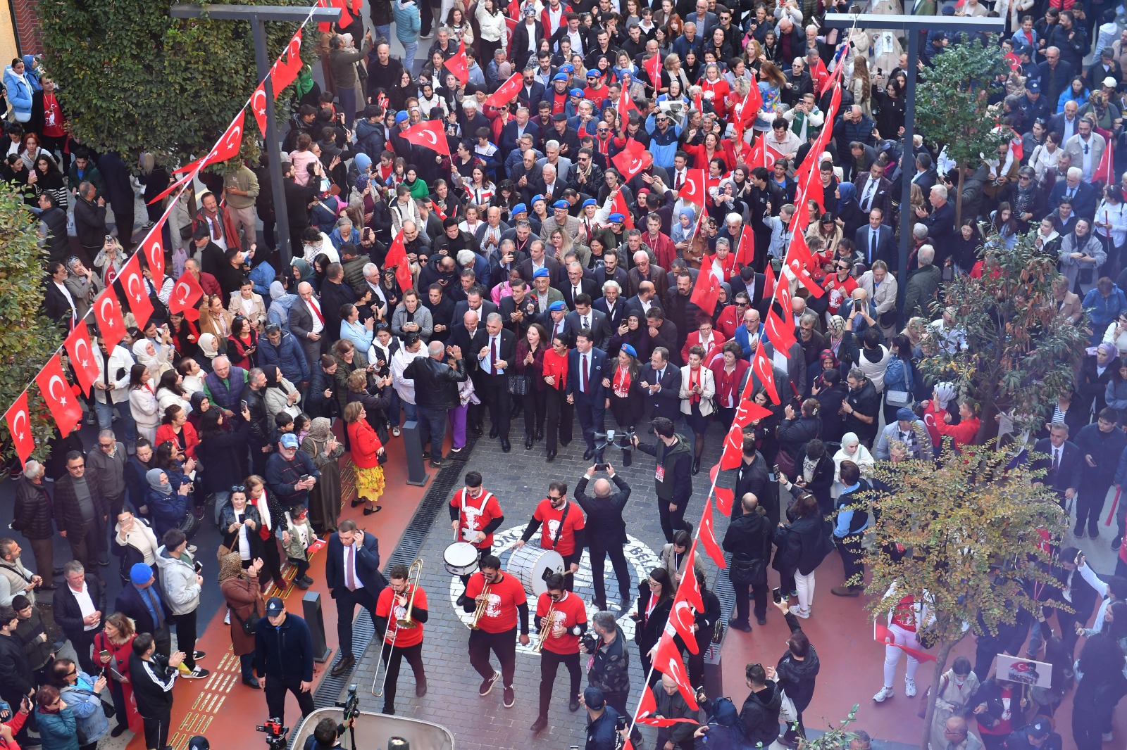 “TERÖRİST BAŞINA ‘GELSİN MECLİSTE KONUŞSUN’ DİYENLERDEN UTANÇ DUYDUM”