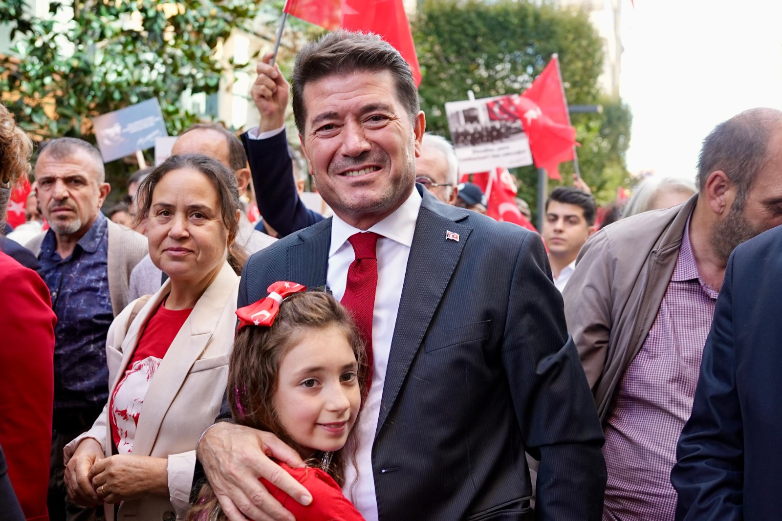 CUMHURİYET YÜRÜYÜŞÜ’NDE BİRLİK VE BERABERLİK COŞKUSU YAŞANDI 