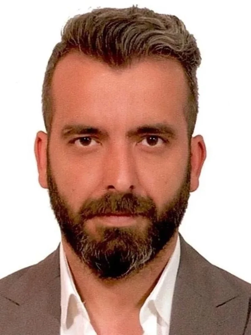 ADINI DEĞİŞTİRDİ DEDEKTİF OLDU