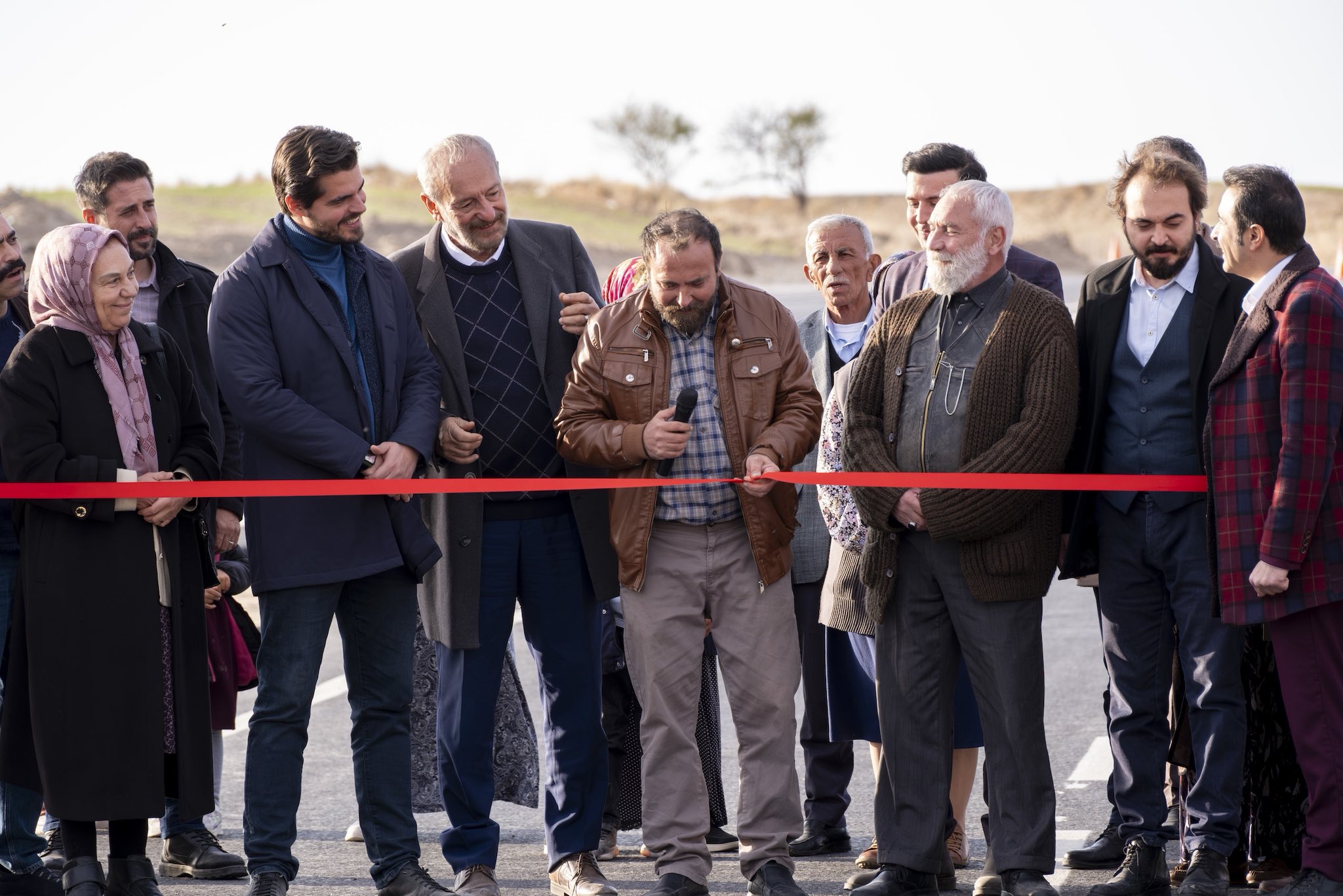 Çetin ve Esra Arasında Soğuk Rüzgârlar