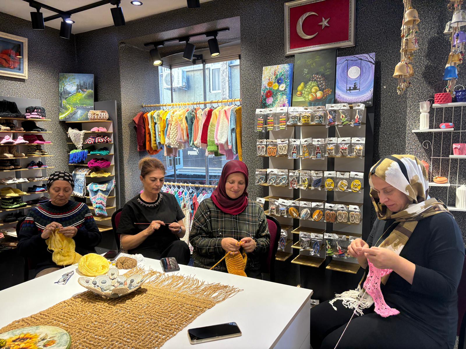 “EV EKONOMİSİNE KATKI SAĞLIYORUM”