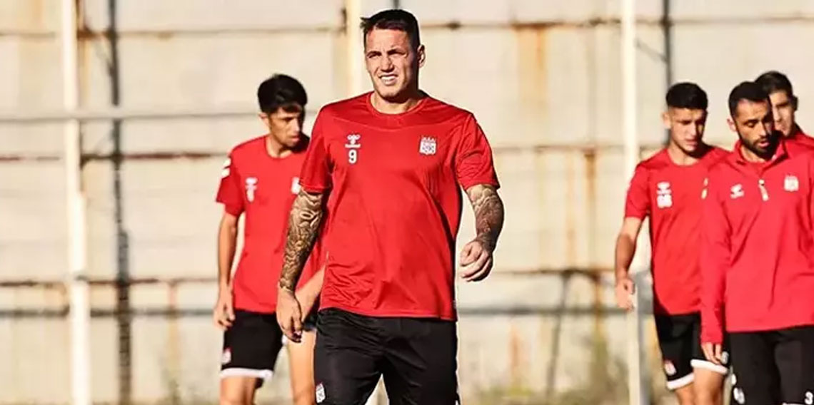 Sivasspor'da Rey Manaj sevinci yaşanıyor