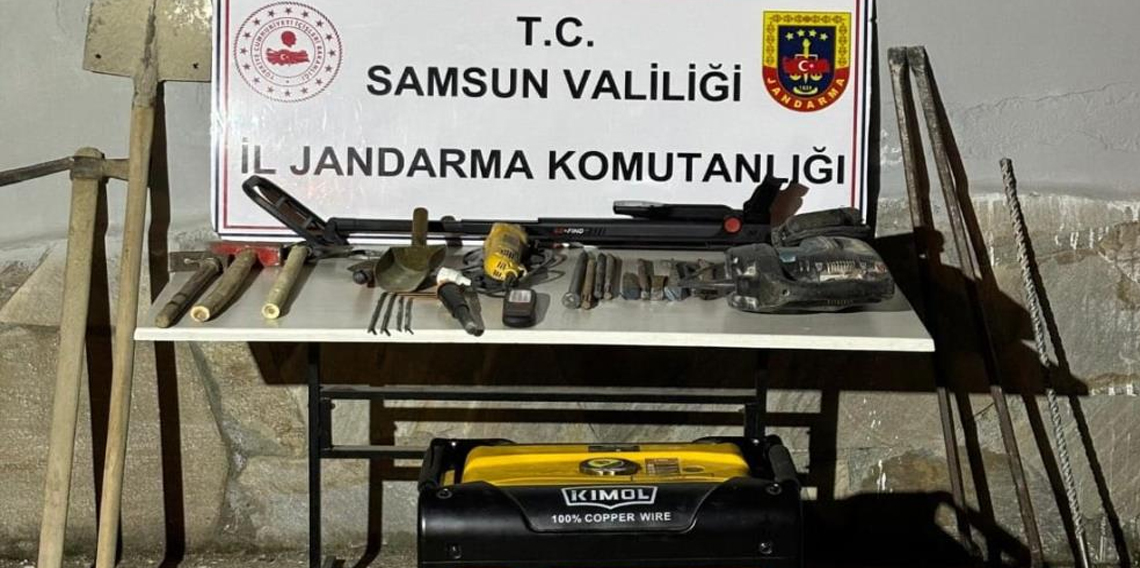 Samsun'da 4 kişi kaçak kazı yaparken yakalandı