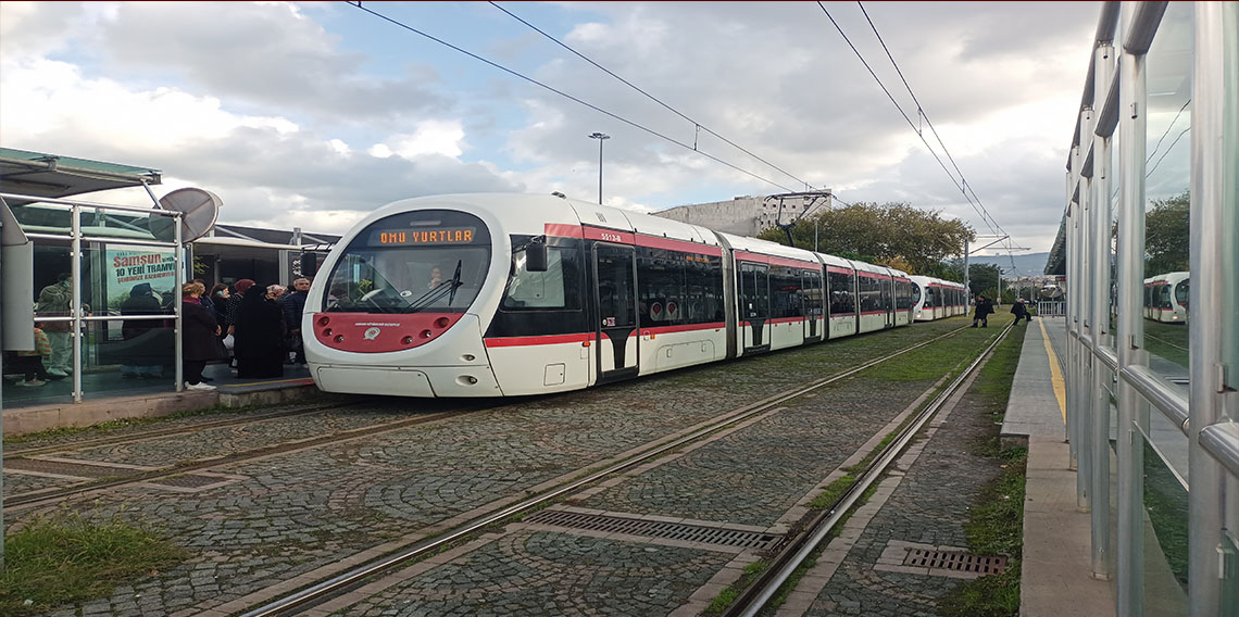 Tramvay ve otobüsler Türkiye'nin yarısını taşıdı