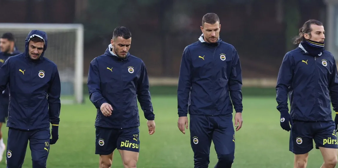 Fenerbahçe’ye iki kötü haber birden!