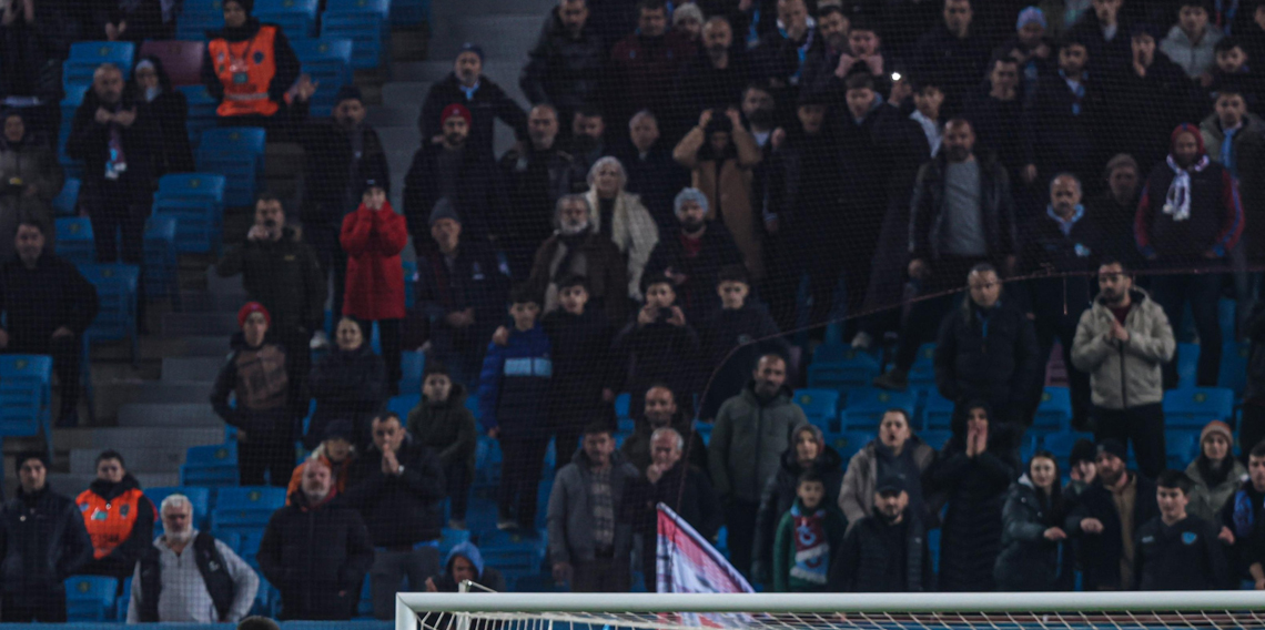 Akyazı'da tribünler yine boş kaldı