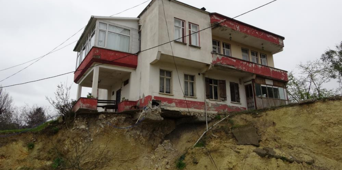 Kayan mahalleye konteyner desteği