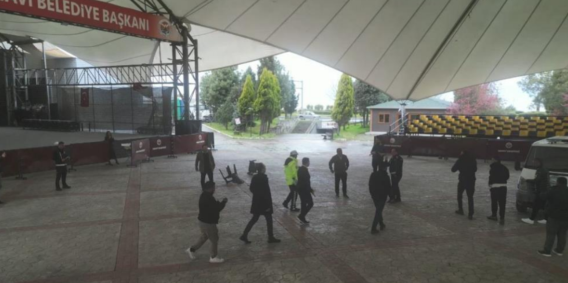 İhbara Giden Polislere Sürpriz Kutlama: Pastalı Karşılama Yüzleri Güldürdü