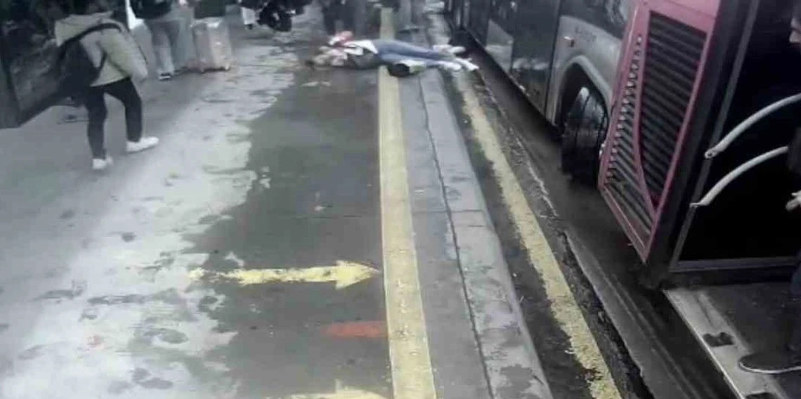 Beylikdüzü’ndeki metrobüs kazasının güvenlik kamerası görüntüsü ortaya çıktı