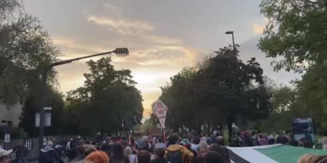 Slovenya’da binlerce kişi, İsrail’in büyükelçilik açmasını protesto etti
