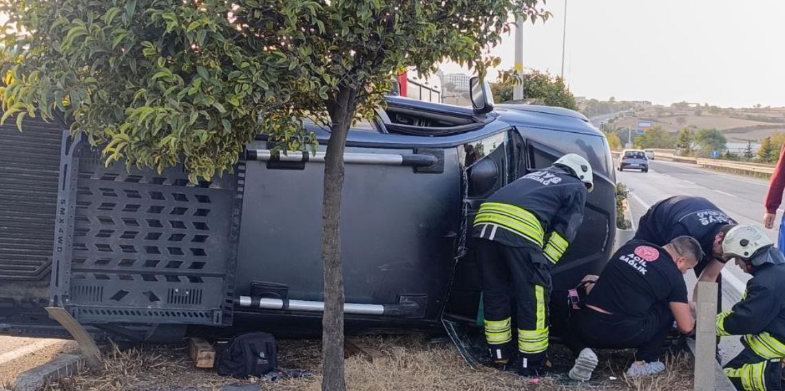 İçinde çocuk bulunan otomobili kaçırdı, yayaya ve 2 araca çarpıp kaçtı yakalandı