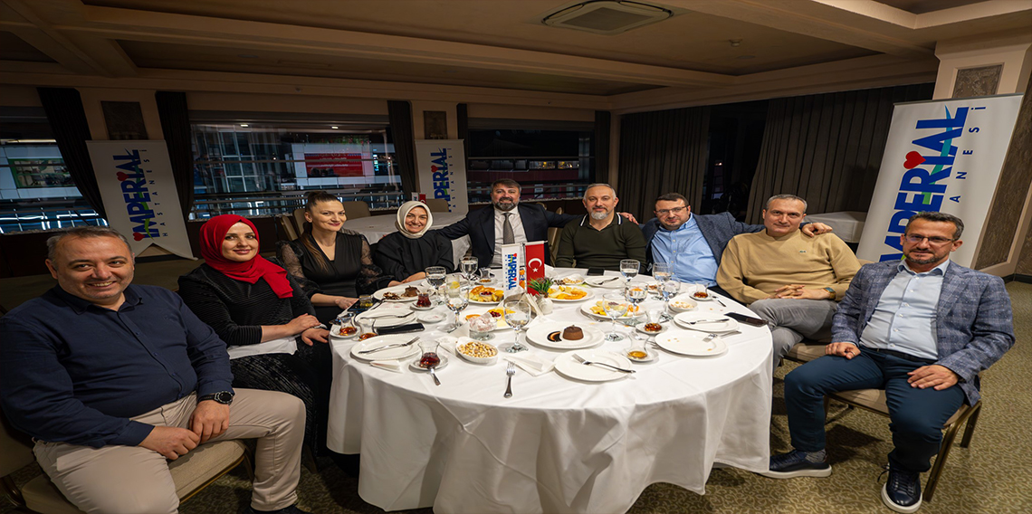 İmperial ailesi geleneksel yeni yıl yemeğinde buluştu