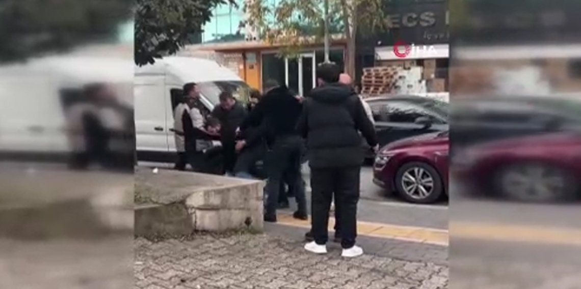 Adli Tıp Kurumu önünde tekme tokat kavga