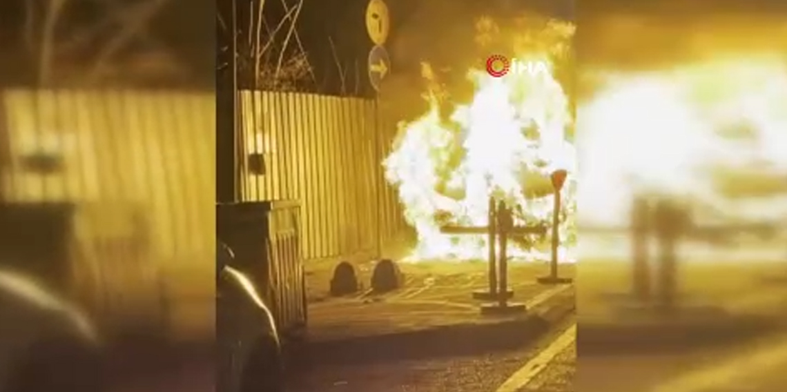 Park halindeki araç alev alev yandı: O anlar kamerada