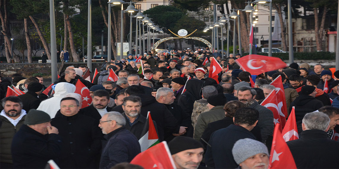 Ordu'da vatandaşlar yeni yılın ilk sabahında Gazze için toplandı