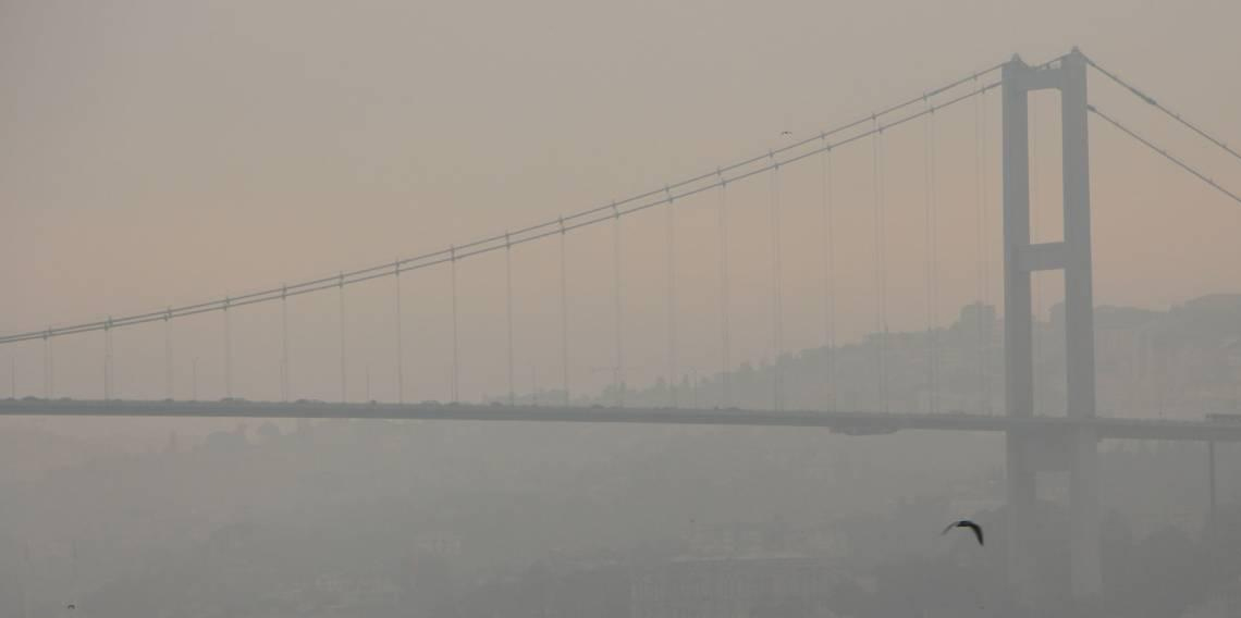 İstanbul Boğazı'nda gemi trafiği askıya alındı