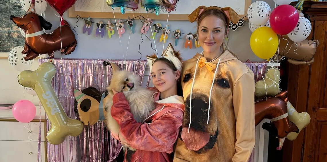 Aynı annesi! Oyuncu Meryem Uzerli'nin kızı Lara büyüdü